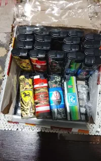 تعدادی فندک