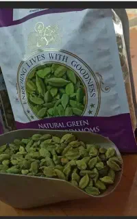 هل و پودرهل درجه یک بسیار درشت وسبز(برنداکبربنفش)