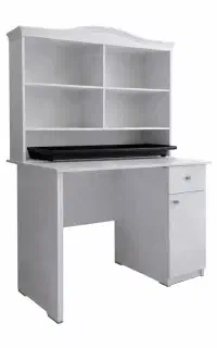 میز تحریر و کتابخانه