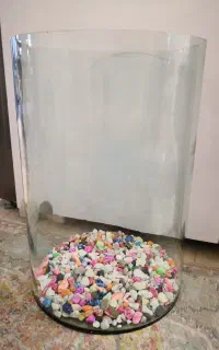 آکواریوم استوانه ای و گلدان بلند