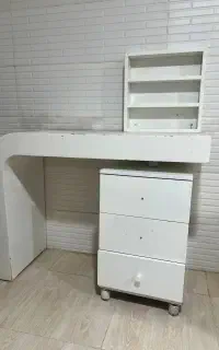 صندلی پدیکور و میز ناخن و تخت مژه