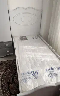 تخت خواب نوجوان در حد نو