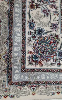 فرش ۷۰۰شانه بهمراه۴تا پادری،تراکم۲۵۵۰