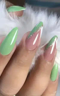مدل برای کاشت ناخن