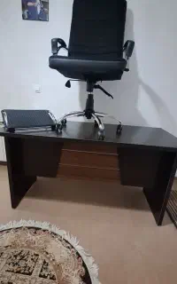 میز تحریر کامپیوتر مدیریت - صندلی گردون جک دار