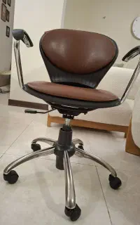 صندلی چرخدار اداری