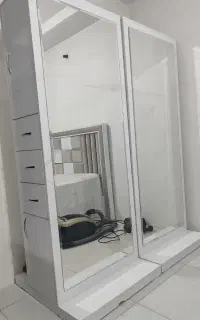 آینه ایستاده