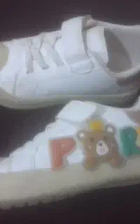 یه جفت کفش بچه گانه سایز 25