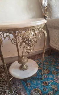 میز برنز در حد نو