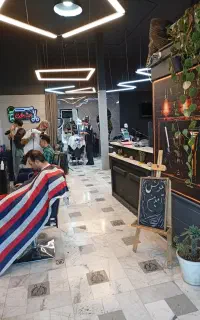 آموزش آرایشگری رایگان + درآمد