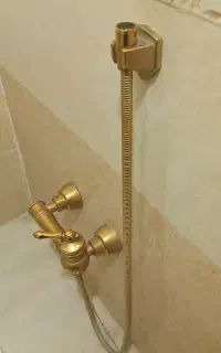 شیر آب سرویس بهداشتی