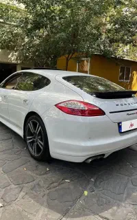 پورشه پانامرا V8 2011 دوررنگ