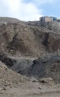 زمین ۲۰۰متر بر خیابان