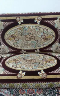 شش عدد پشتی فوم با تلویزیون و زیرش