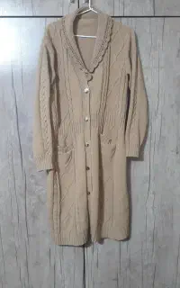 مانتو بافت سایز۴۰تا۴۴ نخودی رنگ درحدنو