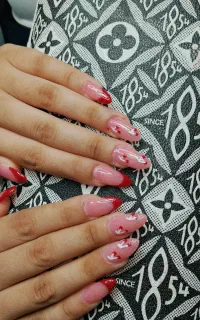 کاشت ناخن فقط430