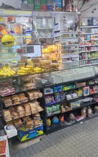 فروشنده خانم با روابط عمومی بالا