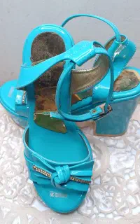 یک جفت صندل زنانه