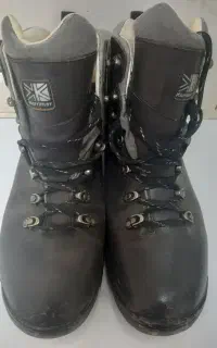 پوتین کوهنوردی.