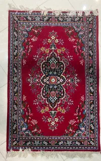 قالیچه ماشینی رنگ لاکی
