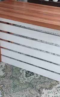 میز اداری ۲تیکه ال شکل و یک صندلی چرم طوسی