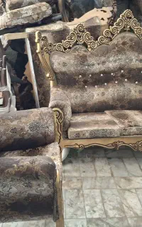 مبلمان سلطنتی همراه میز عسلی با قیمت مناسب