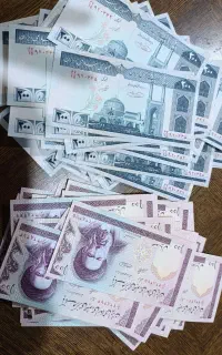 اسکناس کاملا نو