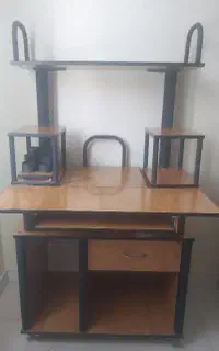 میز کامپیوتر و تحریر