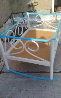 گهواره فلزی