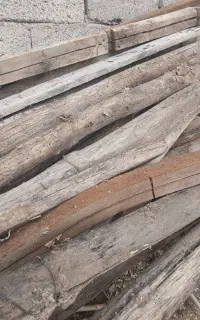 خرید چوب خشک و تخریب خانه های قدیمی