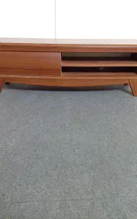 میز تلویزیون چوبی ساده و شیک