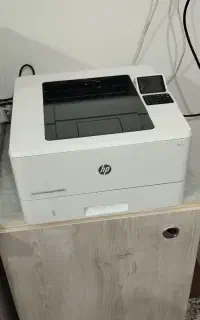 پرینتر ۴۰۰۴۰ hp با ۶۰۰ برگ پرینت
