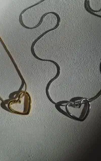 گردنبند قلب منعطف