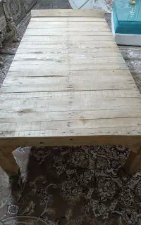 تخت چوبی