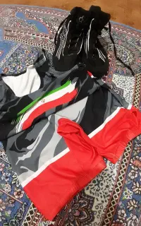 لباس و کفش کشتی سایز ۳۹ در حد نو
