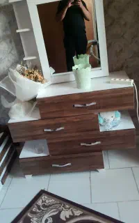 تخت و میز ارایش