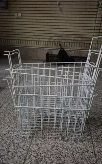 سبد فلزی داخل فریزر