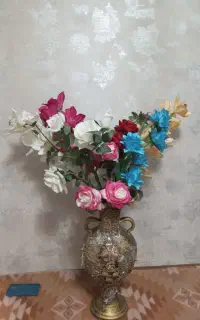 گل مصنوعی با گلدان در حد نو