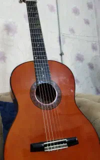 گیتار والنسیا اصلی