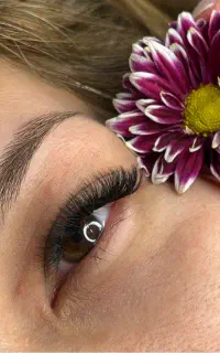 خدمات تخصصی اکستنشن مژه و‌ لیفت