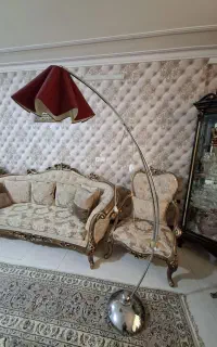 آباژور ایستاده