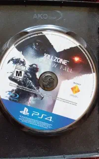 دیسک و سی دی بازیهای ps4 و تعدادی کنسولps2