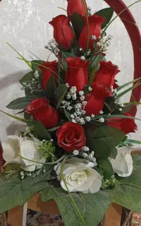 گل و گلدان