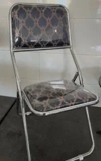 صندلی تاشو فلزی