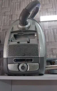 جاروبرقی دسته دوم بسیارتمیز مکش خوب به خریدارتخفیف