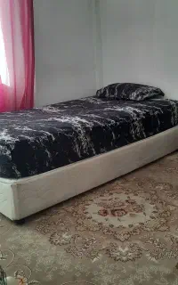 تخت یک نفره پهن ۳۰۰۰۰۰۰ تومان