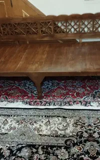 نیمکت چوبی یا شاه نشین