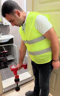 نشت یابی تخصصی رفع نشتی تعمیر درجا نشت یاب حرفه ای