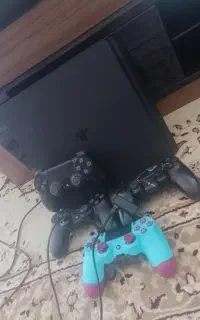 PS4 1Tra Slimm...