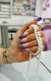 آموزش تخصصی کاشت ناخن تضمینی
